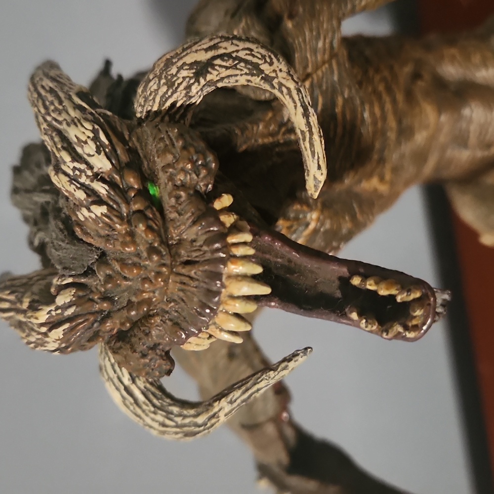 Spawn Creature Figure - Brown and Tan - Picture 2 of 5